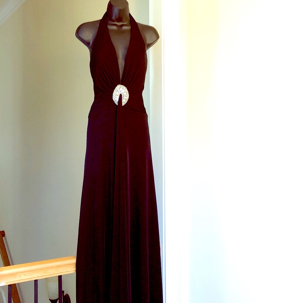 PARIS TONY BOWLS sz 4 black gown prom low neck